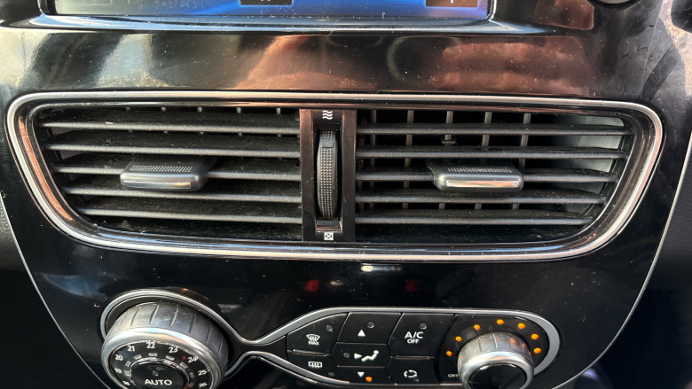 Renault Clio 0.9 TCE 90 Signature Nav 5dr Petrol Hatchback